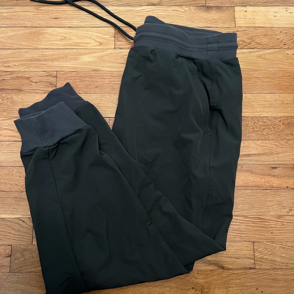 Old Navy OLIVE Joggers - EXCELLENT condition